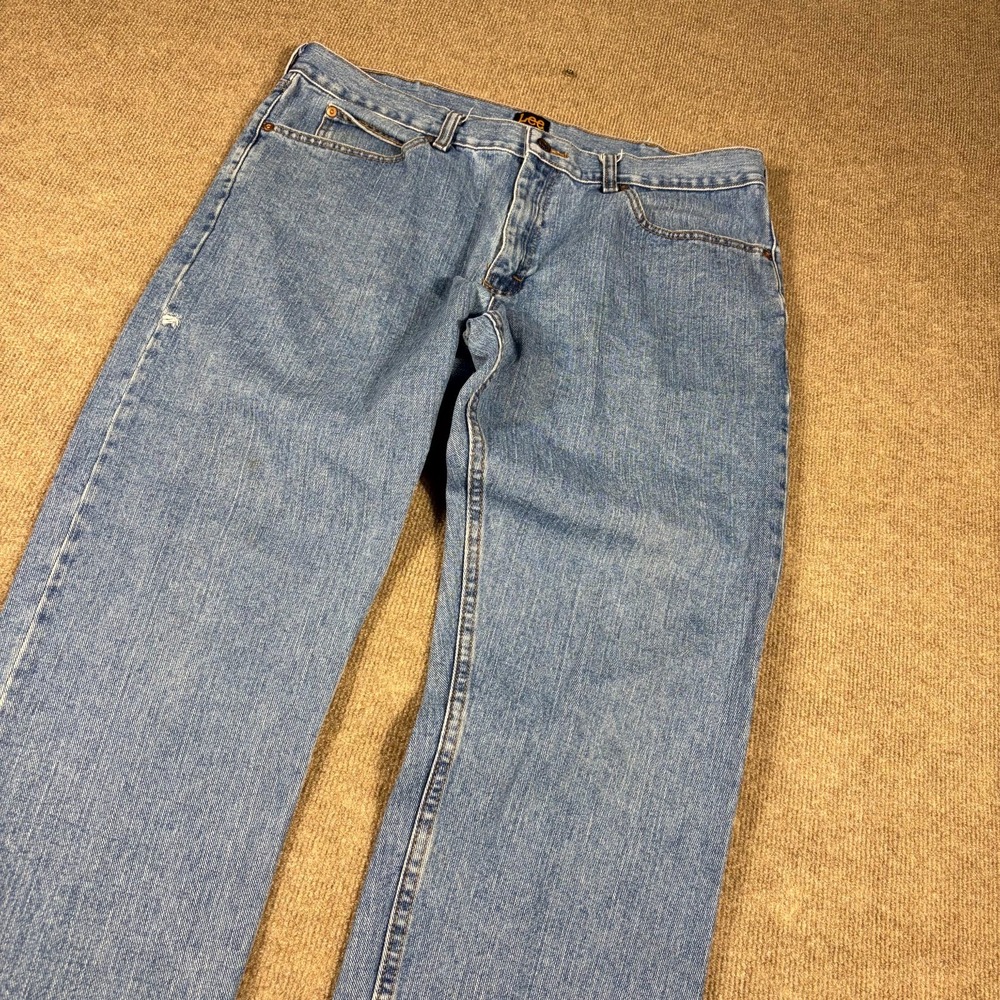 Lee Jeans Mens 38X30 Blue Denim Cotton Mid Rise Medium Wash Straight Leg Travel